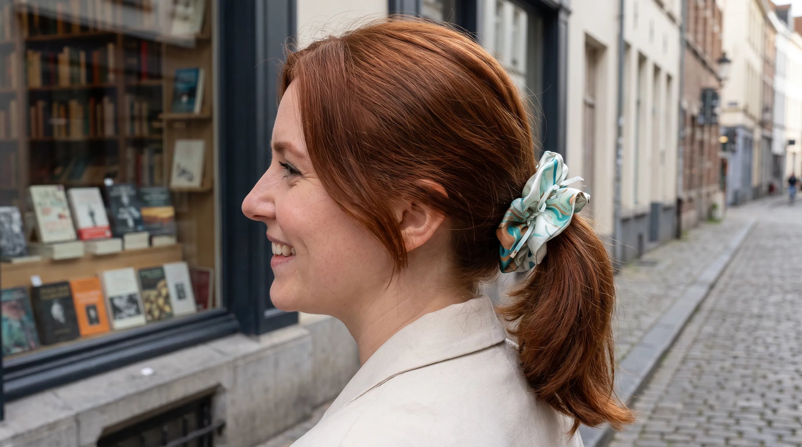 Traditional Chinese Lacquer Art Pearl Scrunchie — Ocean & Sand