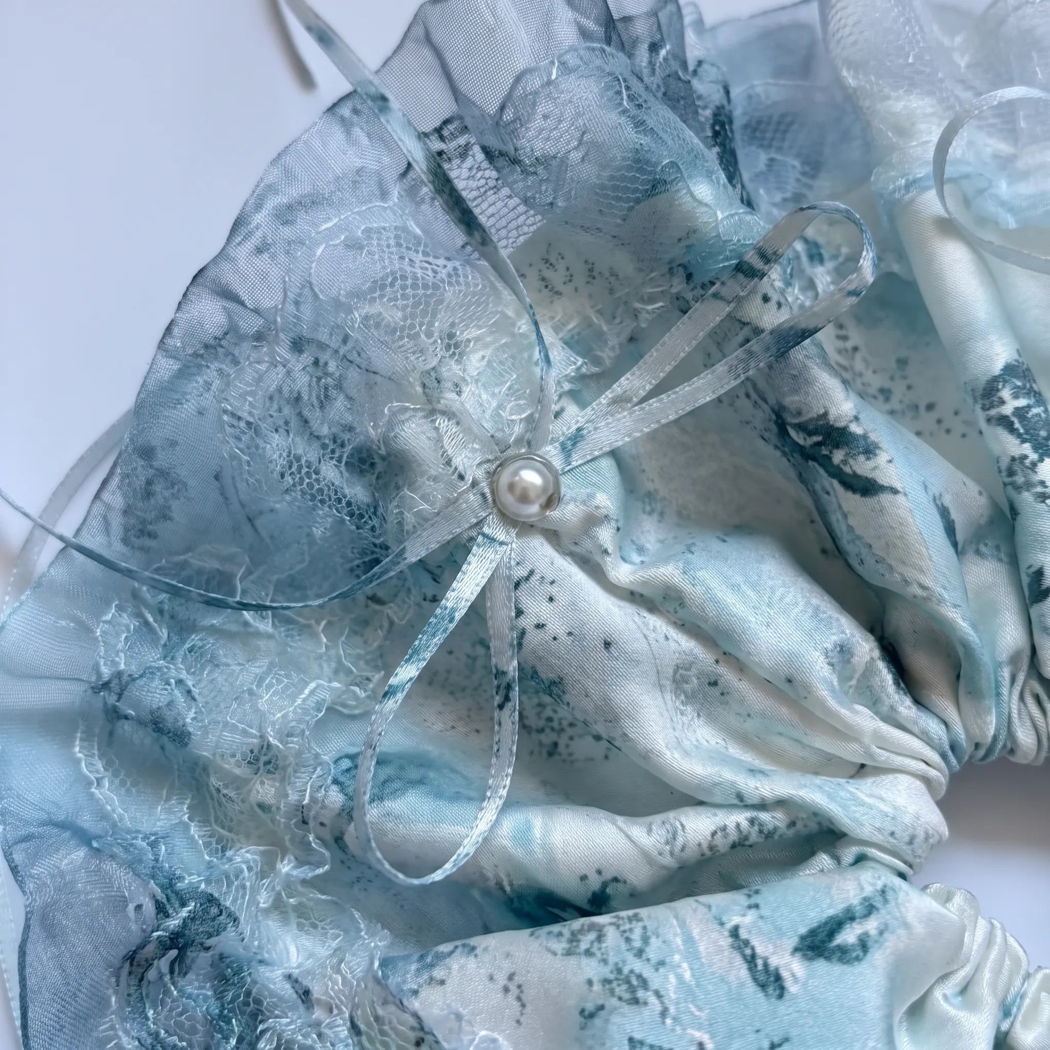 Traditional Chinese Lacquer Art Crystal Scrunchie — Glacier Blue