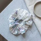 Traditional Chinese Lacquer Art Pearl Scrunchie — Ribbon & Mist